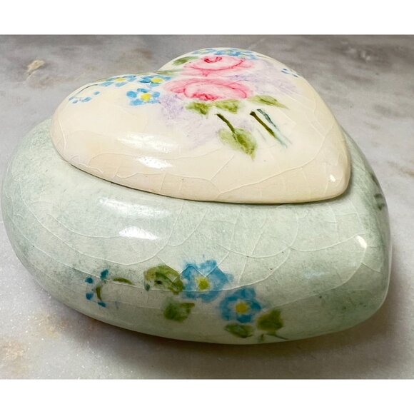 Vtg OOAK Hand-Painted Ceramic Heart-Shaped Trinket Ring Box Floral Age Crackled - Picture 2 of 8